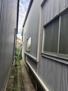 愛知県あま市 某工場 業務用エアコン配管化粧カバー